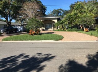 162 Flamingo Dr, Belleair, FL 33756