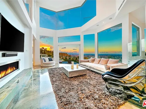 2183 Sunset Plaza Dr, Los Angeles, CA 90069