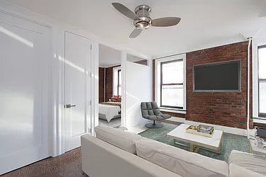 Rented by R New York