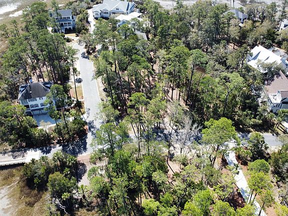 2nd image of 401 Islands Avenue