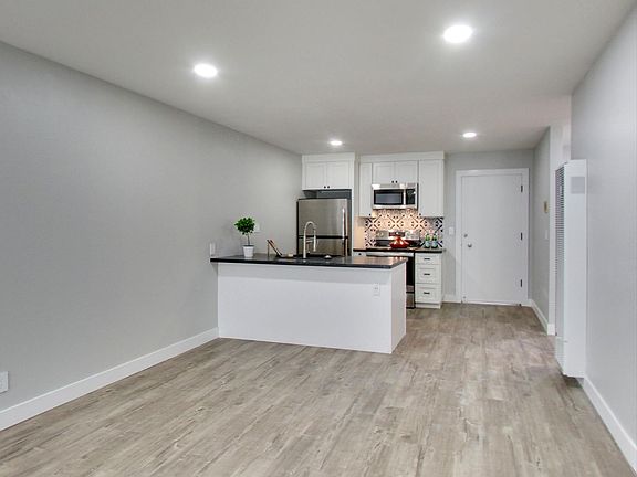 5th image of 41 Moss Ave APT 105