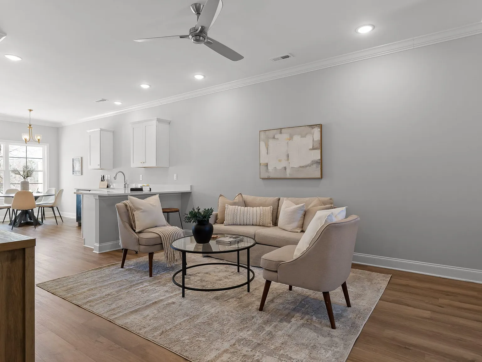 2 bed, 1057 sqft, $1,450 — Photo 1