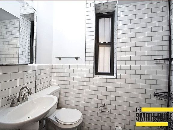 4th image of 209 Madison St APT 3A