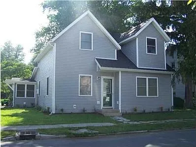 194 N Dean St photo 1