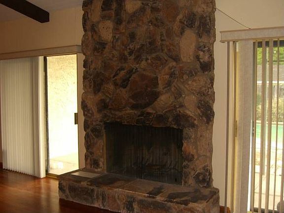 4th image of 545 Briarwood Ct