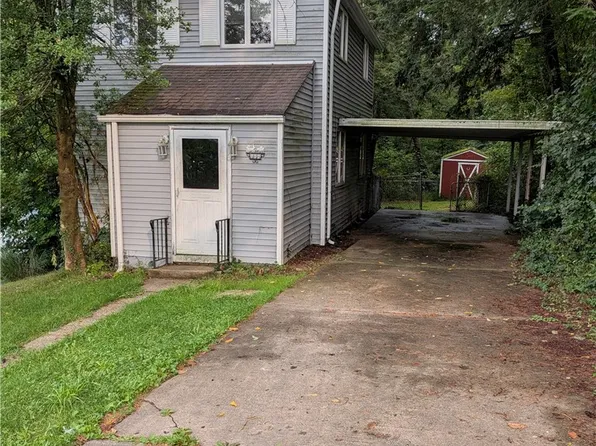 733 East Dr, Clairton, PA 15025