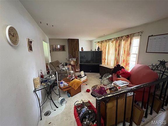 3rd image of 8 Cimmaron Dr