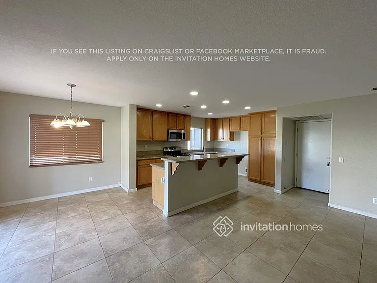 1529 Granville Way — Photo 4