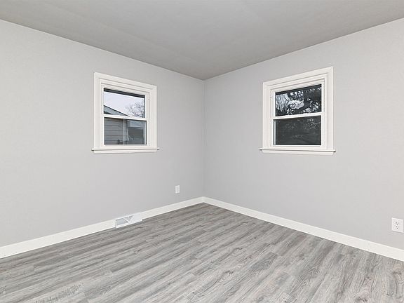 5th image of 2524-2526 W Wardcliffe Dr
