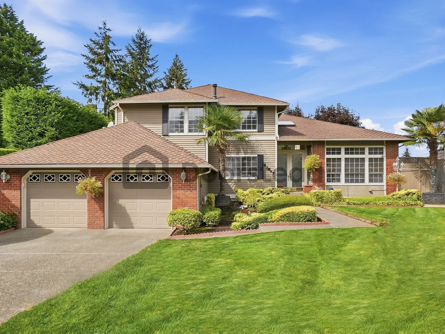 4 bed, 2.5 bath, 4051 sqft, $4,500 — Photo 1