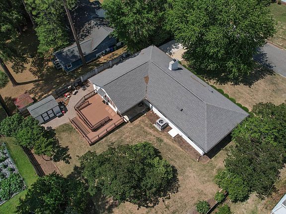 3rd image of 823 Legare Rd SW