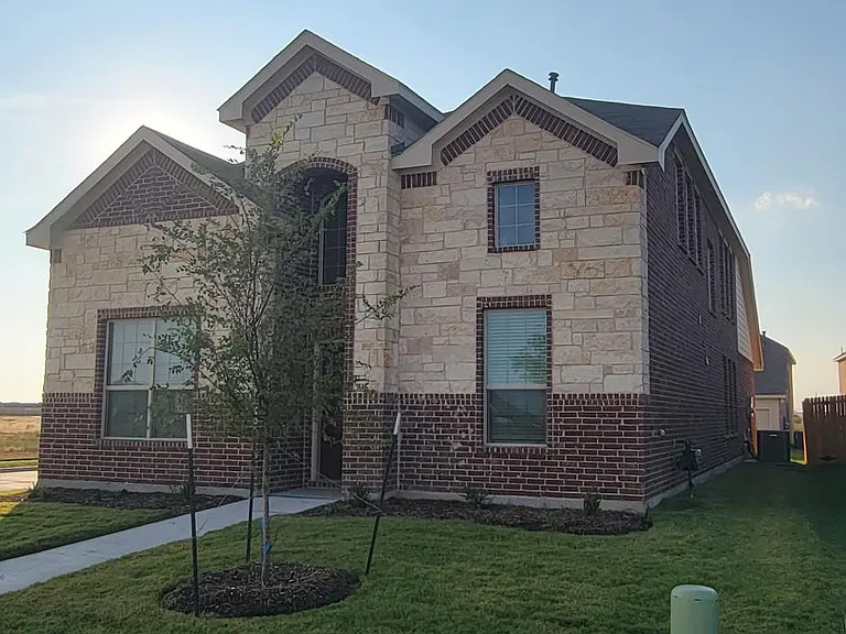 9901 Diamondhead Dr — Photo 1