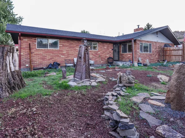 2455 Redwood Dr, Klamath Falls, OR 97601