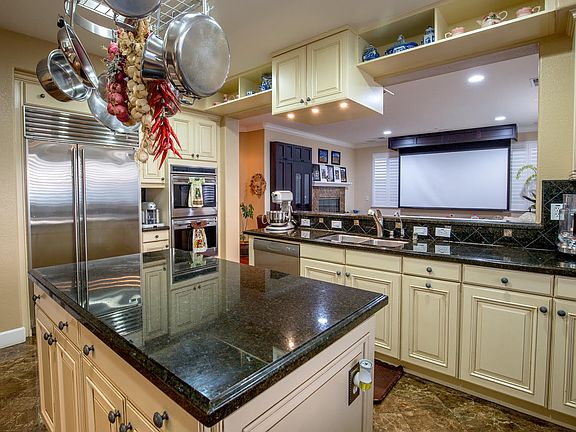 4th image of 73 Golden Aster Ct