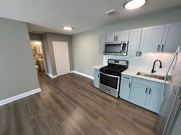 5th image of 21 N Dryden Pl APT 3F