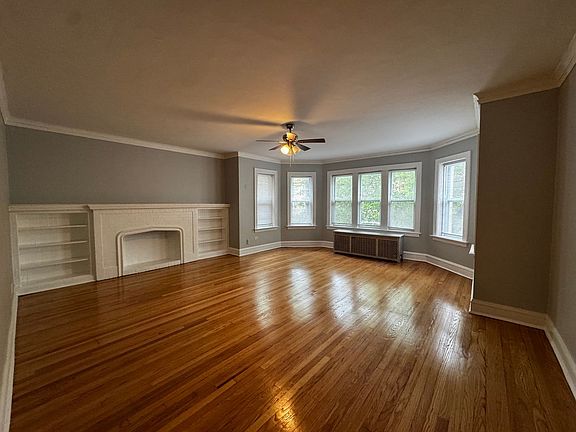 2nd image of 6439 N Leavitt St #1S