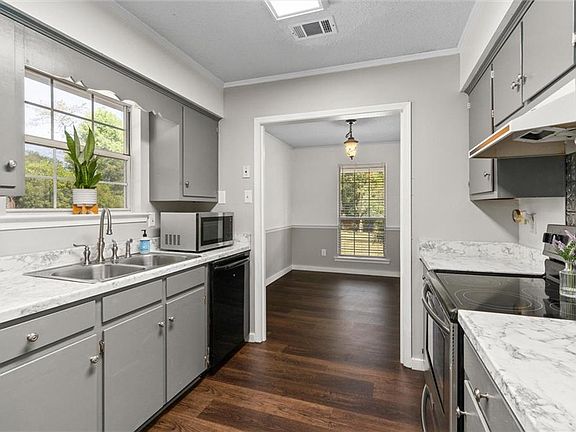 3rd image of 9531 Hamilton Creek Drive