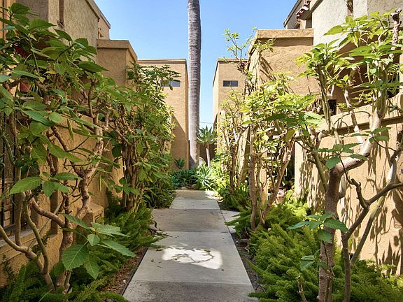 3rd image of 4192 33rd St Unit 11