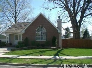 210 W Dee St, Lebanon, IL 62254