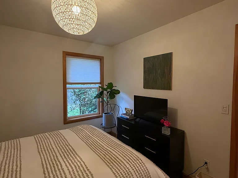 639 N Laurel St — Photo 12
