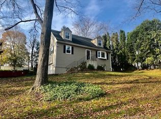 10 McKay Rd, Danbury, CT 06811