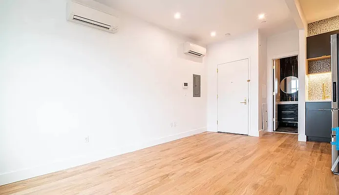 Rented by Artur Gutman, LREB | media 3