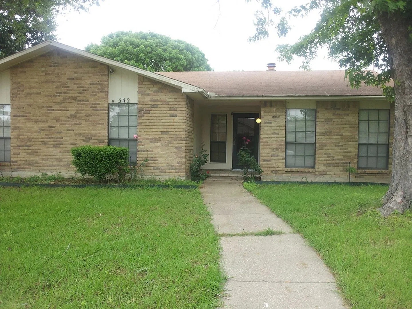Beautiful 4 Bedroom 2 Bathroom in Allen! — Photo 1