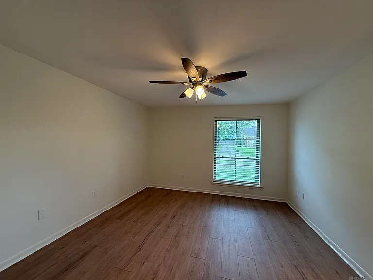8763 Sharlane Dr — Photo 6