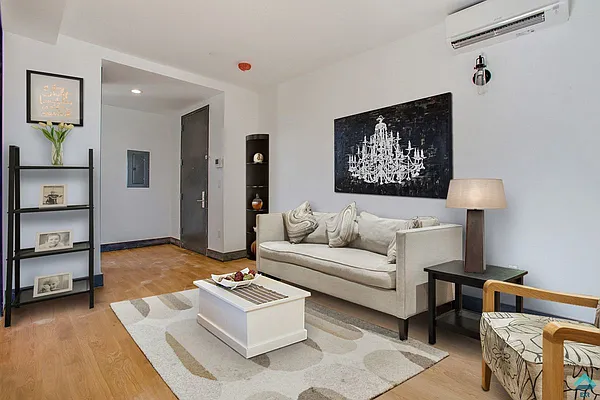 Rented by EXR | media 3