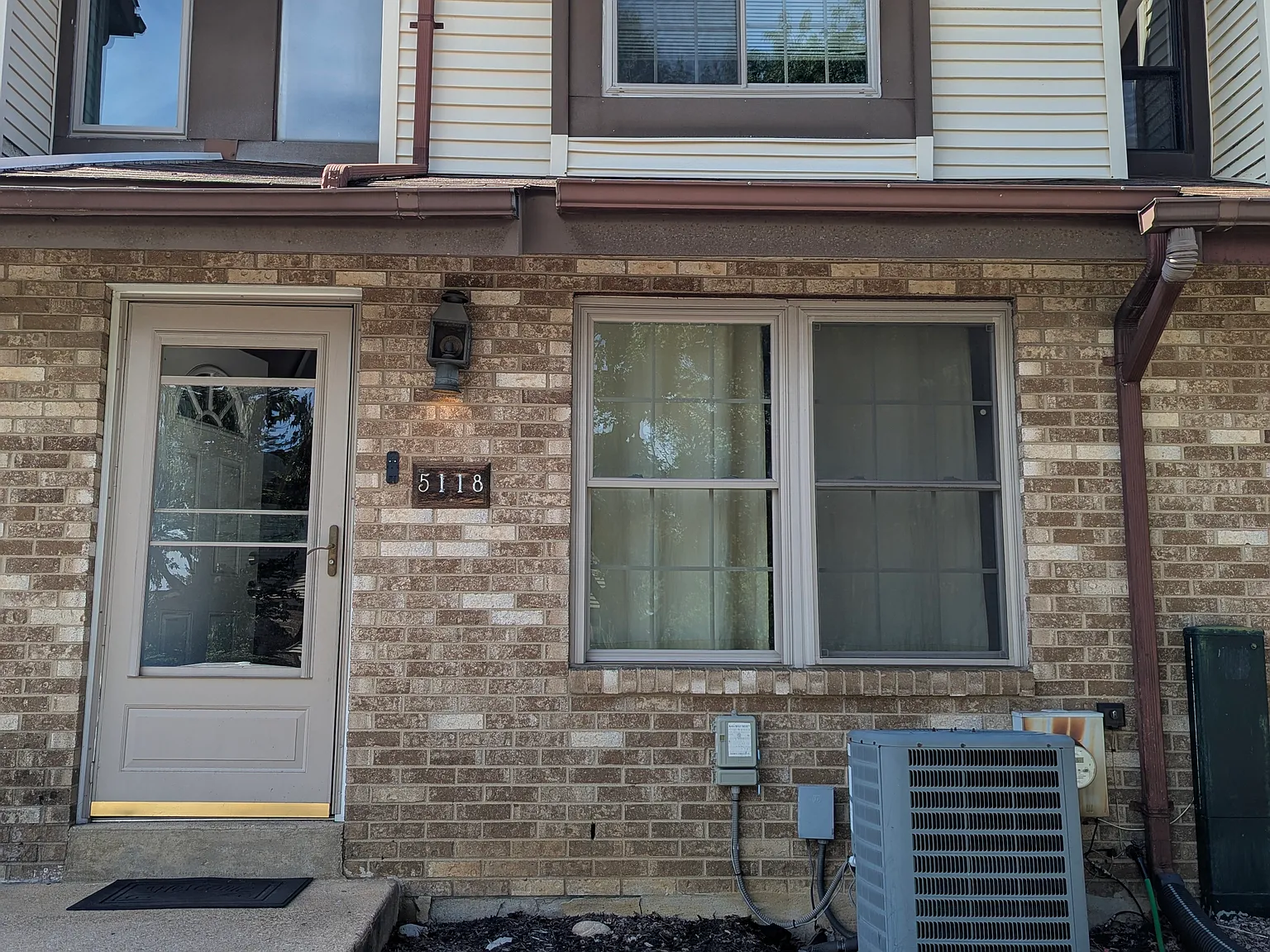 2 bed, 1.5 bath, 1250 sqft, $1,850 — Photo 2