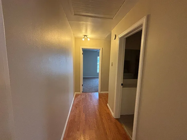 1015 N El Paso Ave — Photo 7