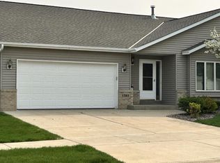 1561 Bluebell Dr, Hartford, WI 53027