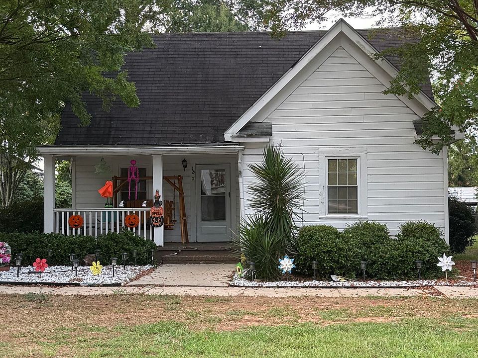 2nd image of 120 E Chappell St