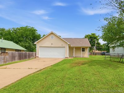 323 W Cypress St, Coweta, OK, 74429