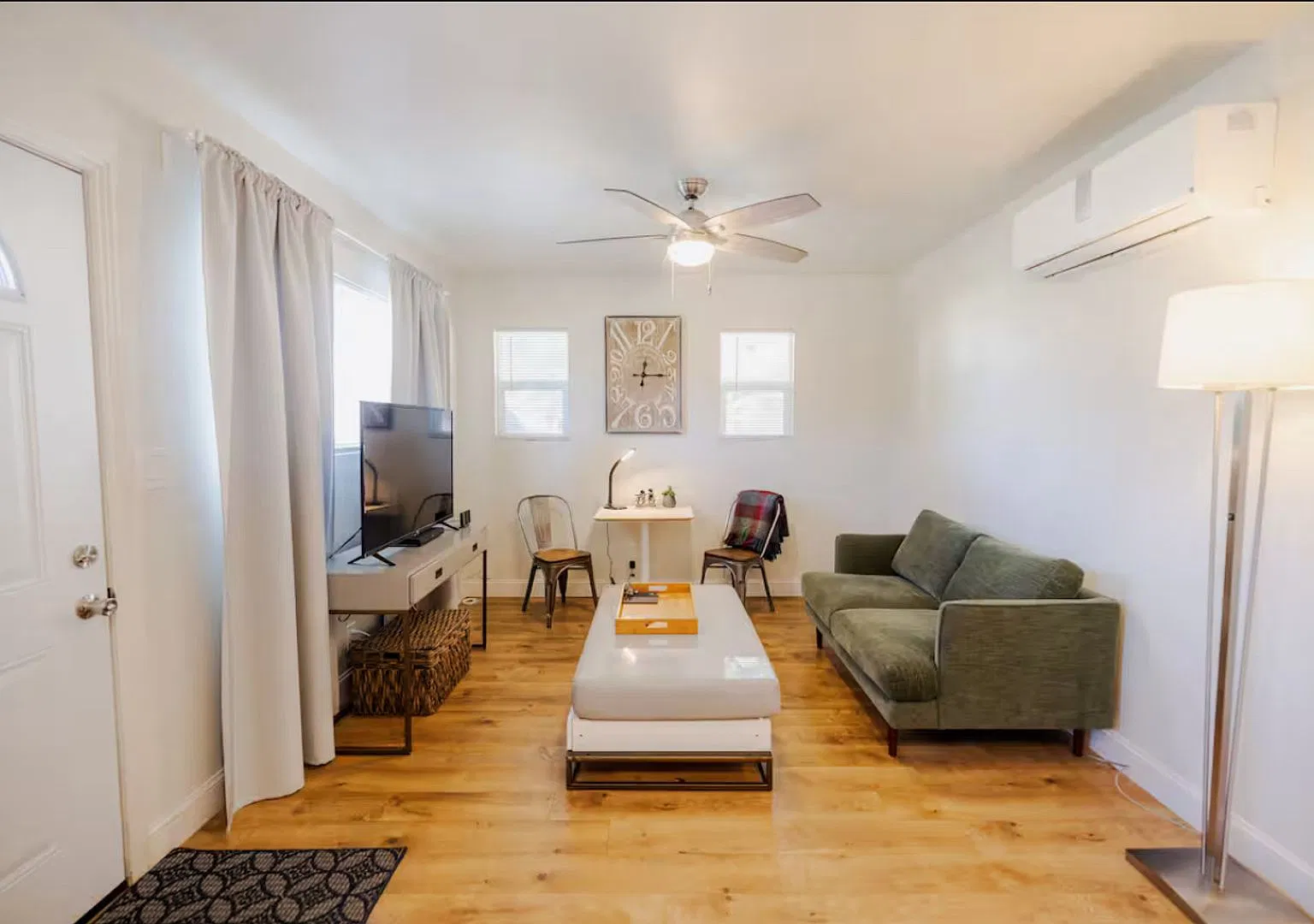 Quiet 1 Bed ADU in Country Club — Photo 4