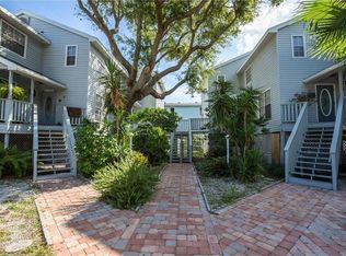 517 1st St APT 3, Indian Rocks Beach, FL 33785