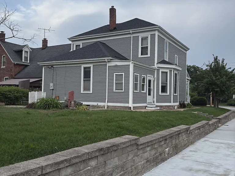 401 N Kingshighway St — Photo 2
