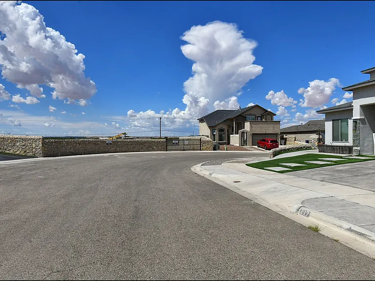 221 Jennice Cir — Photo 49