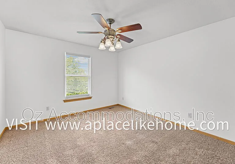 8626 N Cleveland Ln — Photo 17