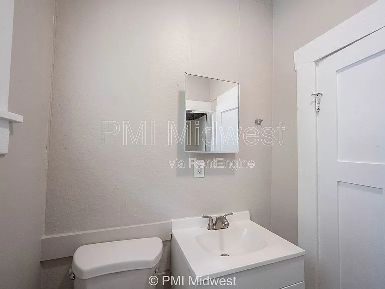 521 N Gladstone Ave #B — Photo 8