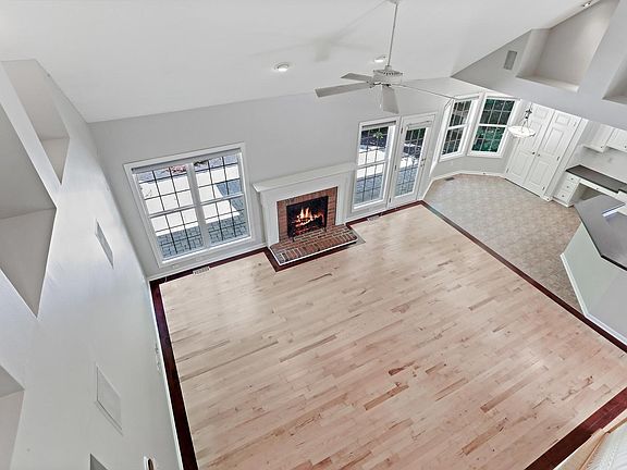 5th image of 3235 Montclair Ave