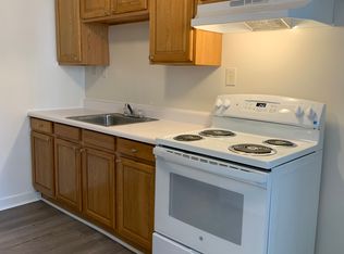 428 School St #1-R, Webster, MA 01570