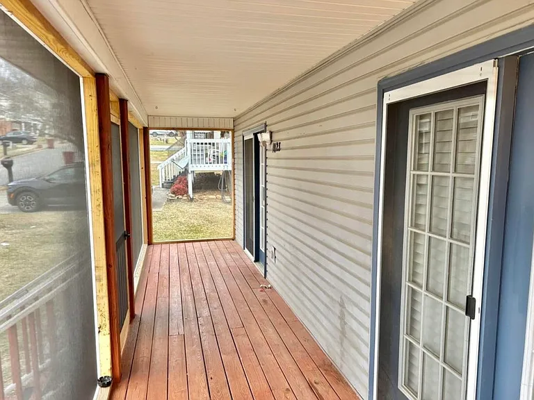 1023 Justus Dr — Photo 1