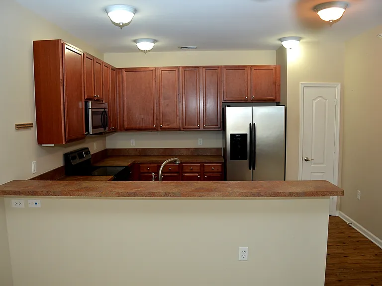 912 Southmoor Dr #304 — Photo 3