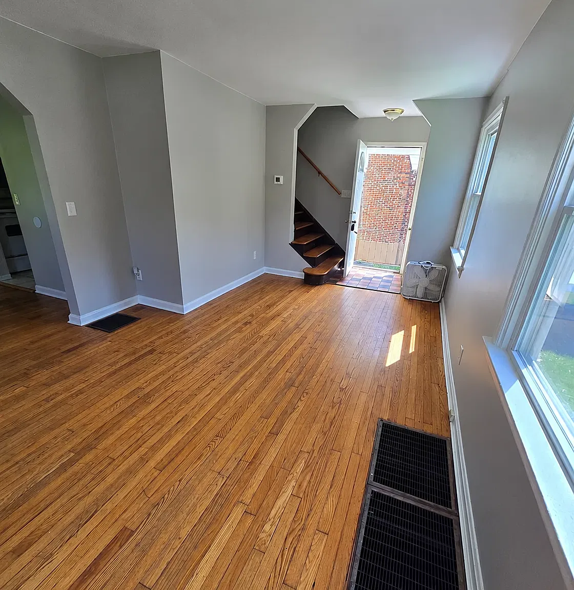 3 bed, 1176 sqft, $1,800 — Photo 2