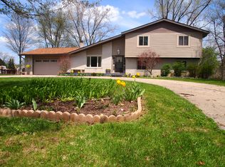 3322 Ramada Dr, Highland, MI 48356
