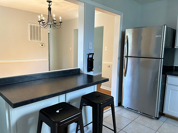 3rd image of 7513 Parkline Dr