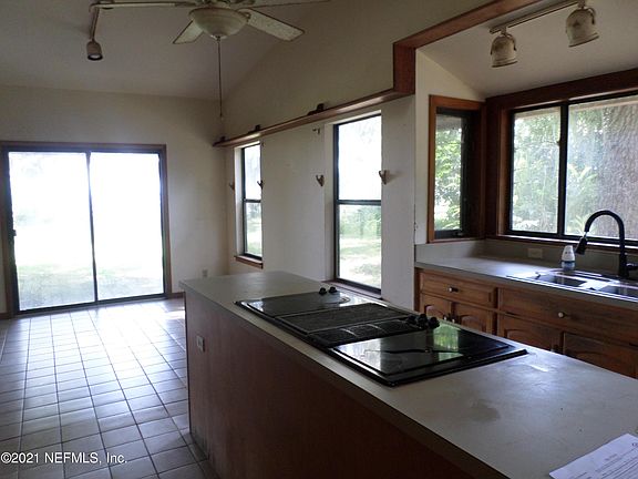 5th image of 5585 Steamboat Rd