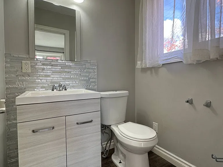 778 Weller St — Photo 9