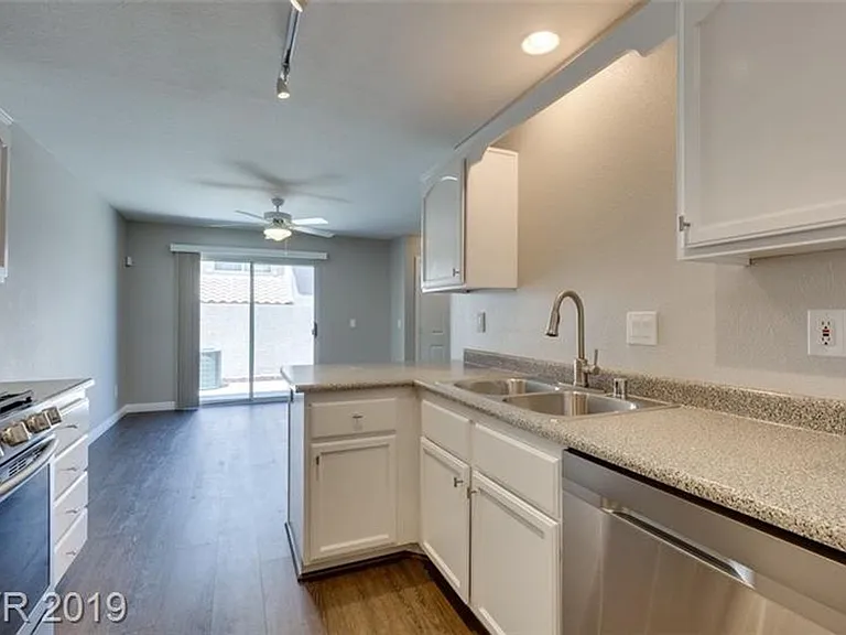 505 Satin Saddle Pl — Photo 14